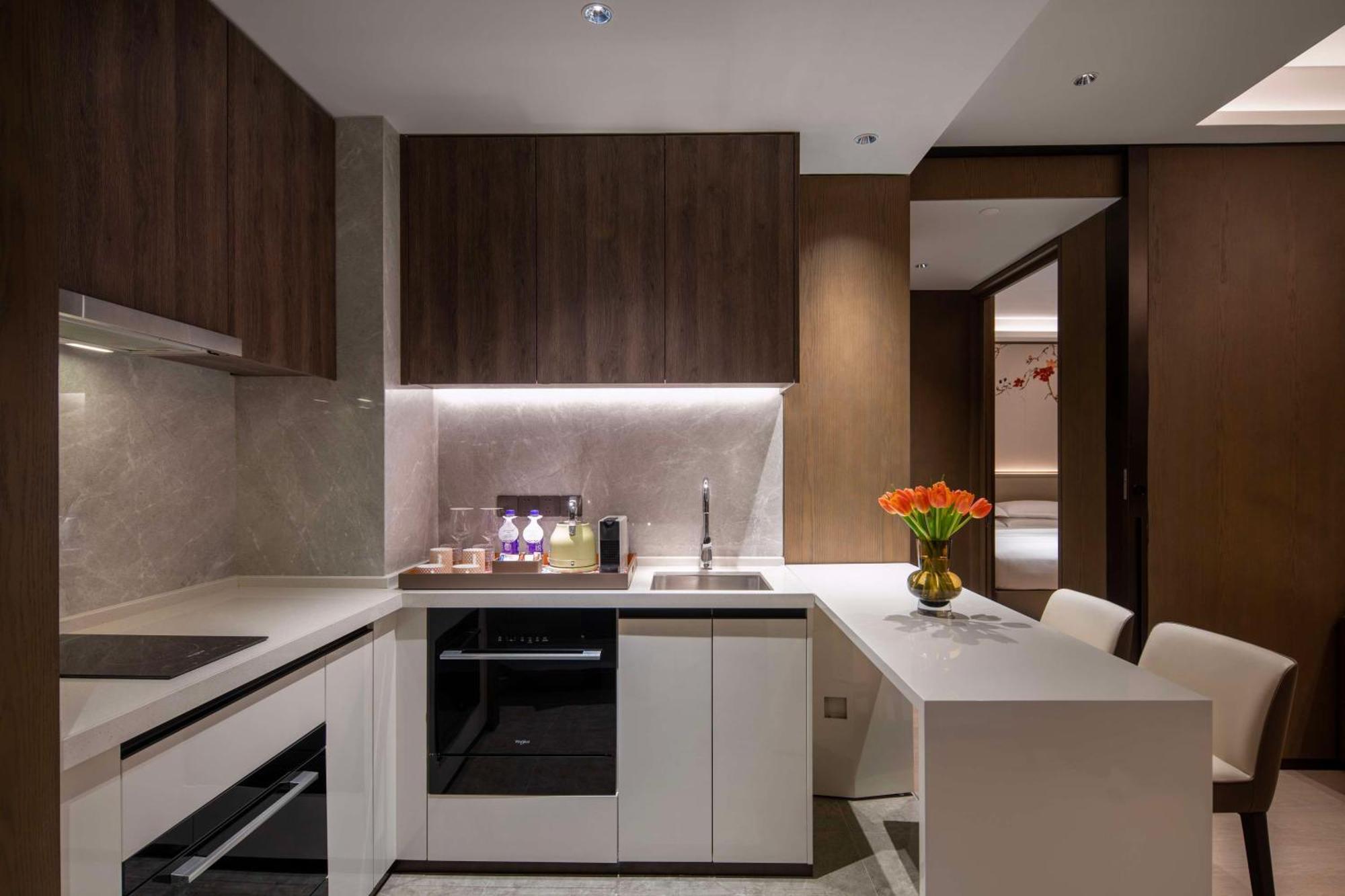 Yuexiu Hotel Guangzhou, Curio Collection By Hilton Екстер'єр фото