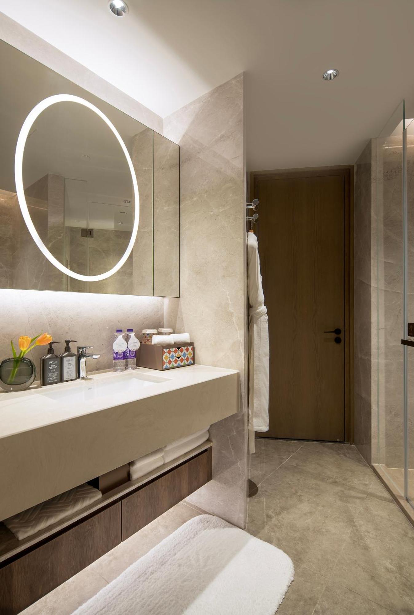Yuexiu Hotel Guangzhou, Curio Collection By Hilton Екстер'єр фото
