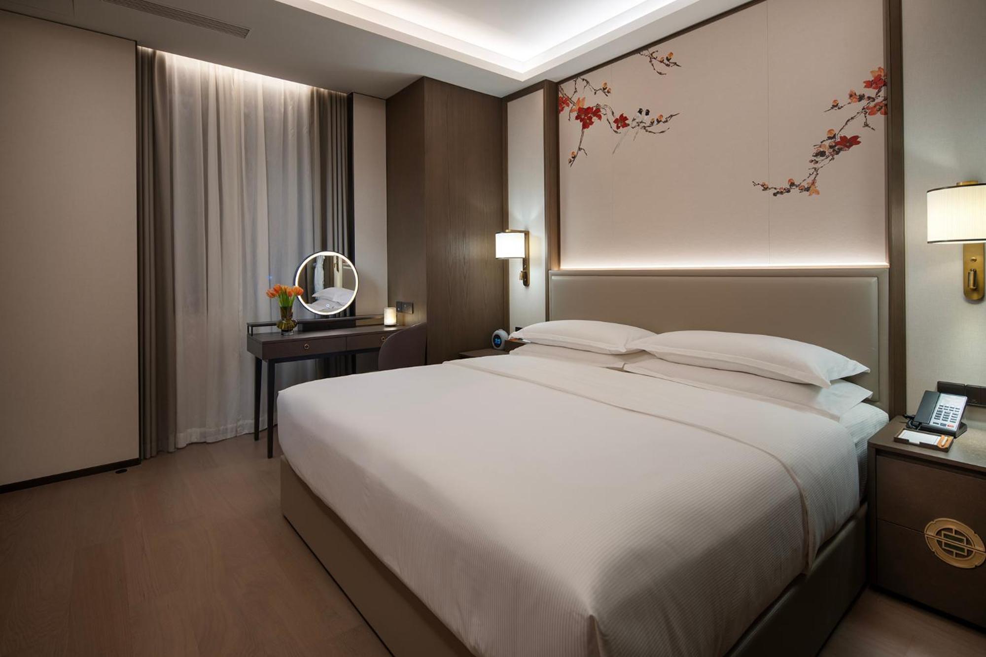 Yuexiu Hotel Guangzhou, Curio Collection By Hilton Екстер'єр фото