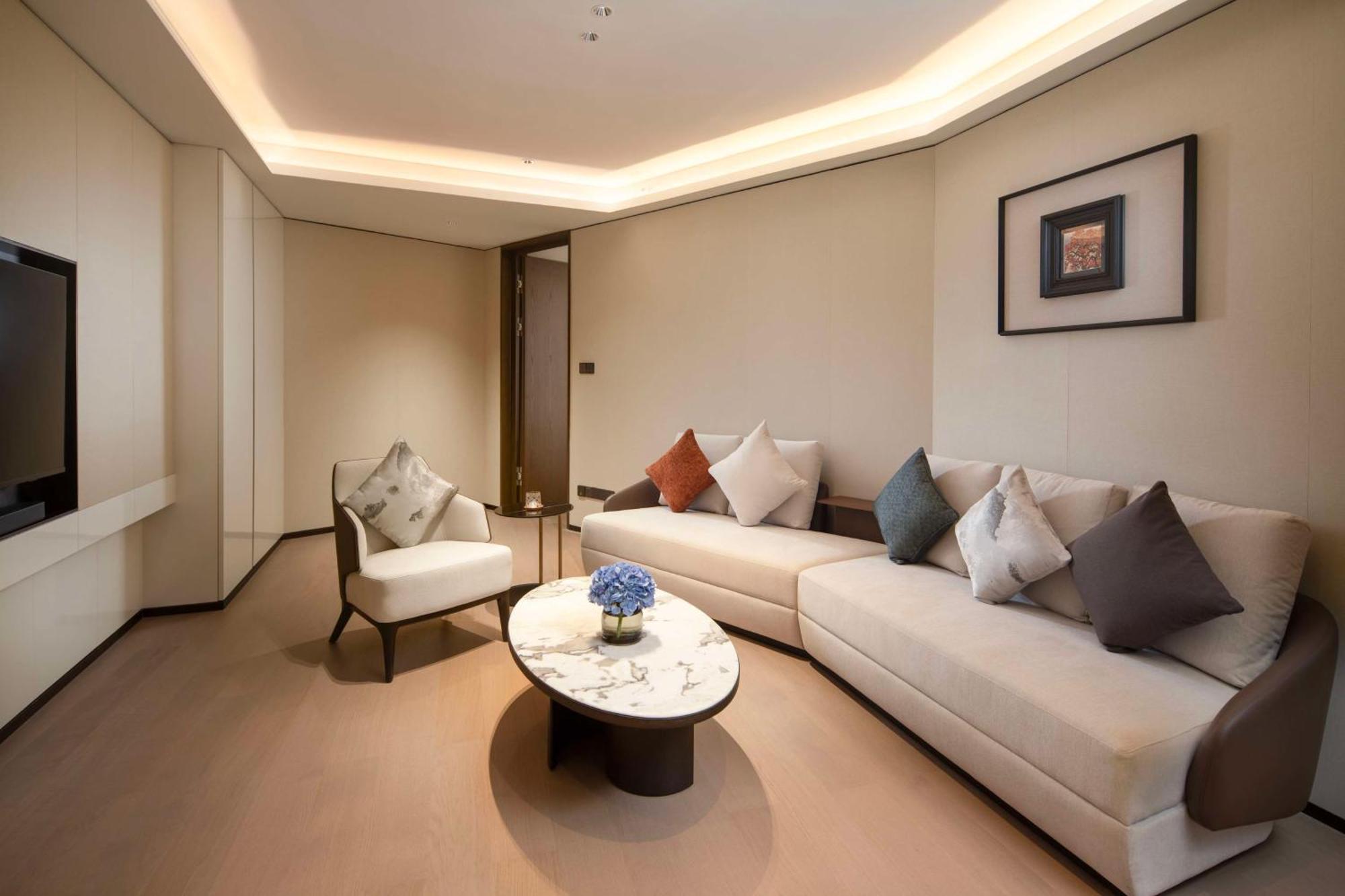 Yuexiu Hotel Guangzhou, Curio Collection By Hilton Екстер'єр фото