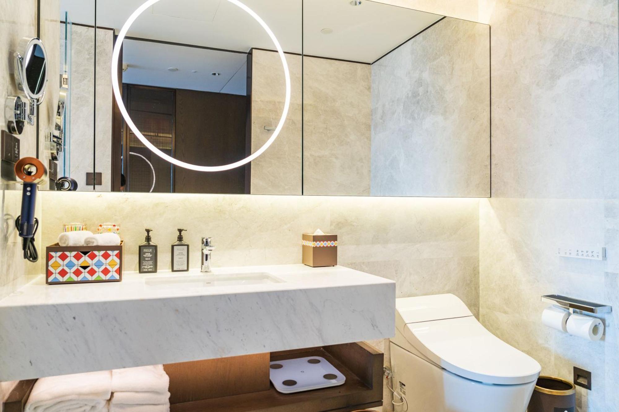 Yuexiu Hotel Guangzhou, Curio Collection By Hilton Екстер'єр фото