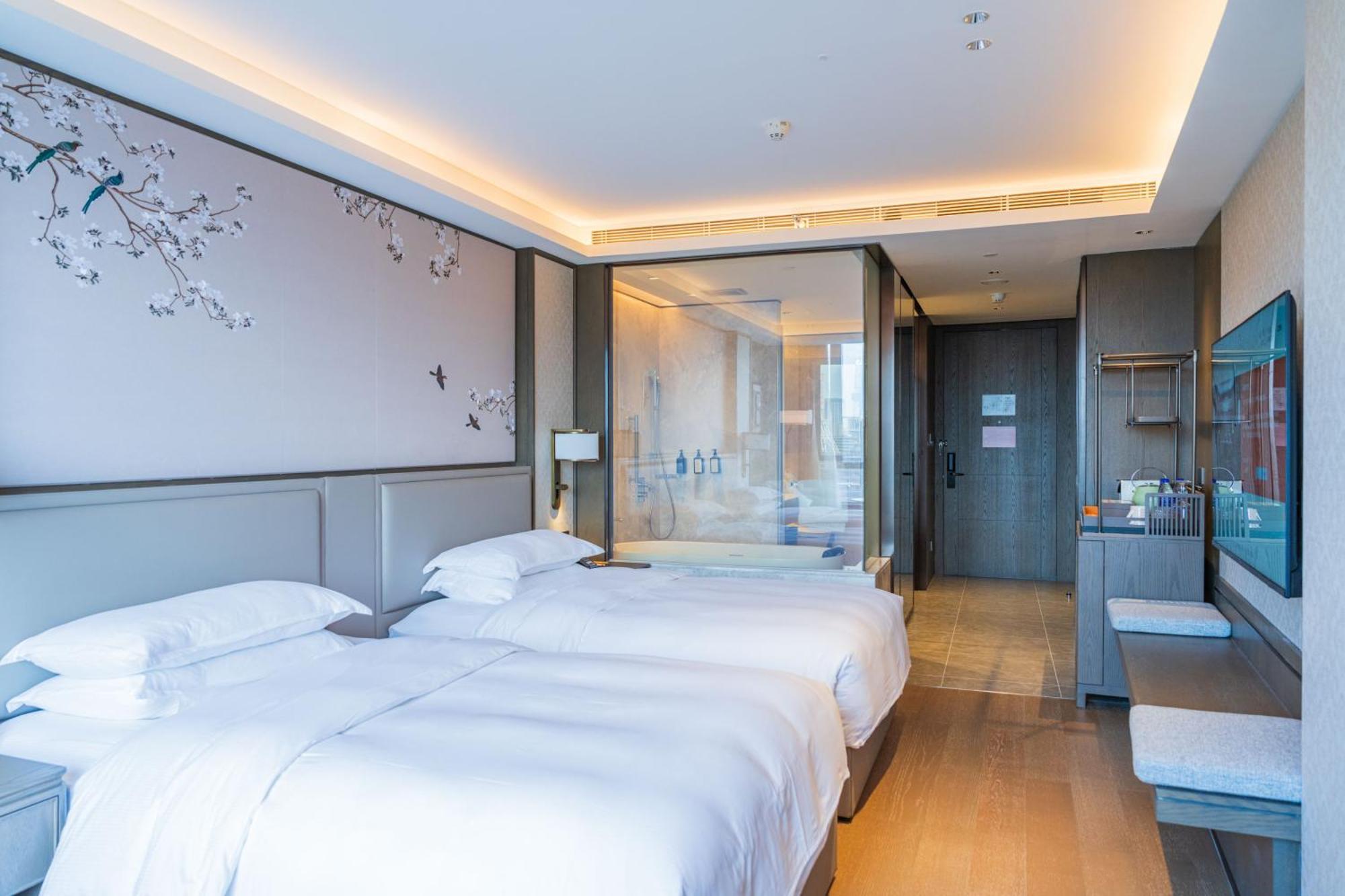 Yuexiu Hotel Guangzhou, Curio Collection By Hilton Екстер'єр фото