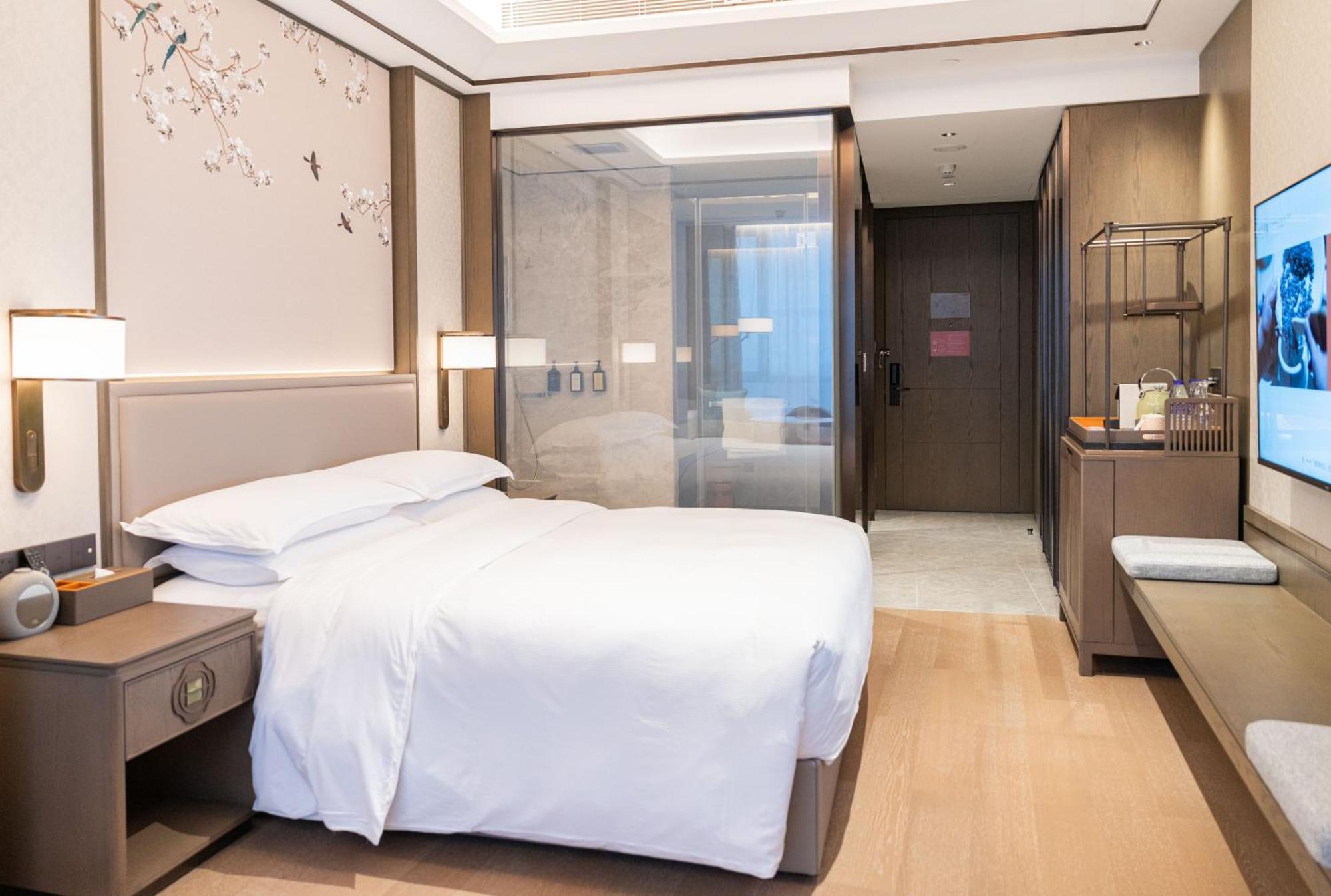 Yuexiu Hotel Guangzhou, Curio Collection By Hilton Екстер'єр фото