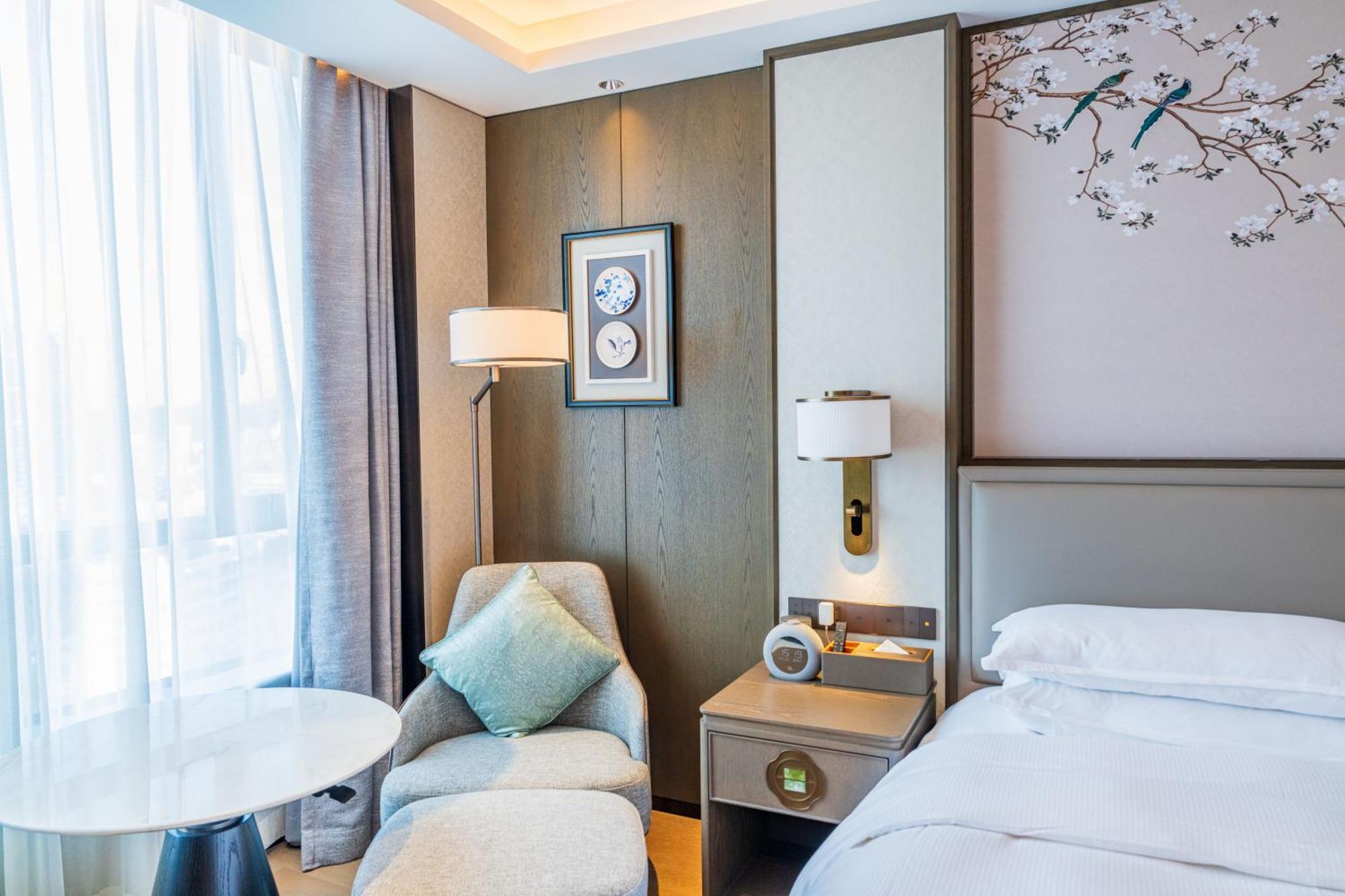 Yuexiu Hotel Guangzhou, Curio Collection By Hilton Екстер'єр фото
