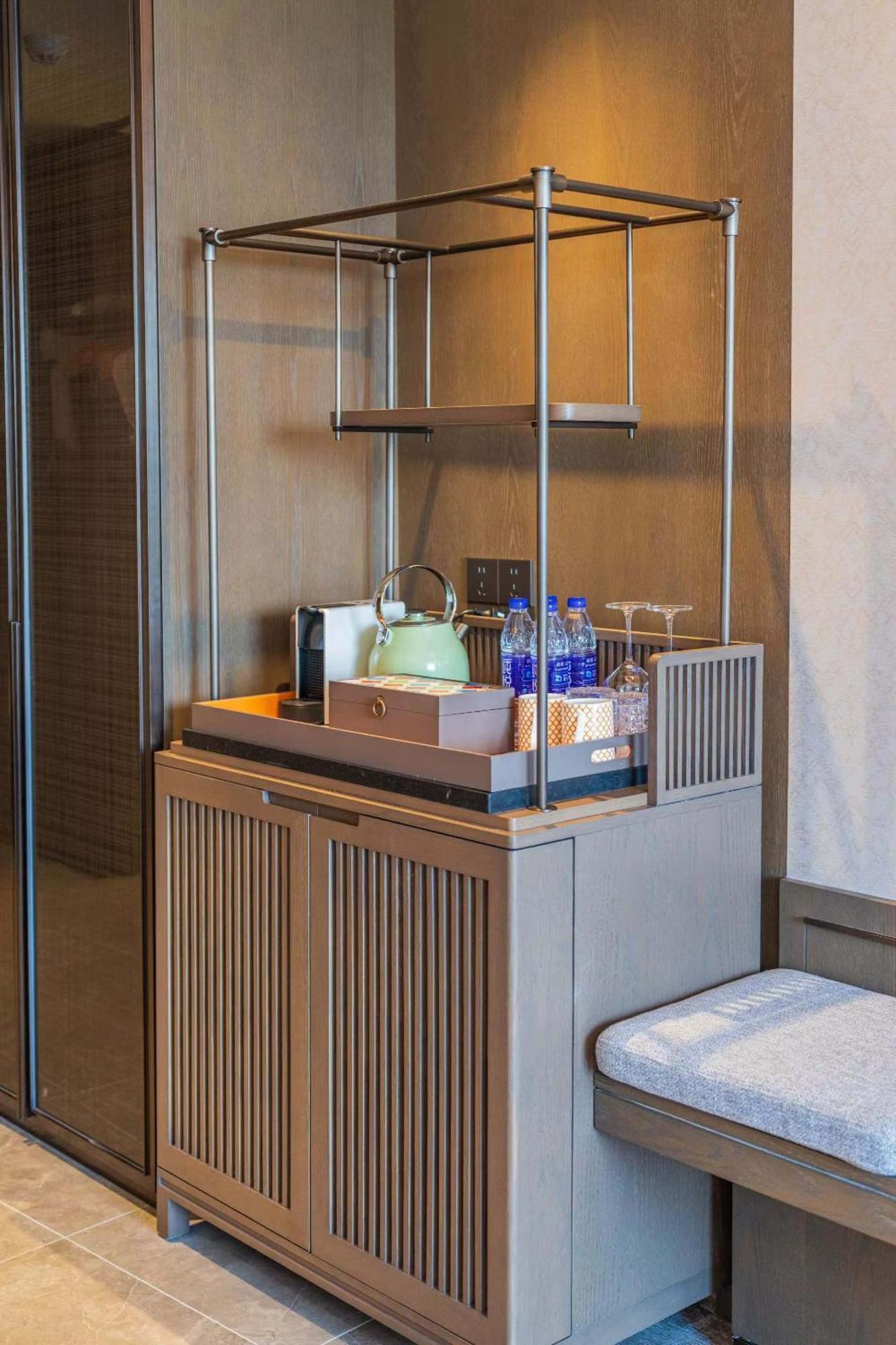 Yuexiu Hotel Guangzhou, Curio Collection By Hilton Екстер'єр фото