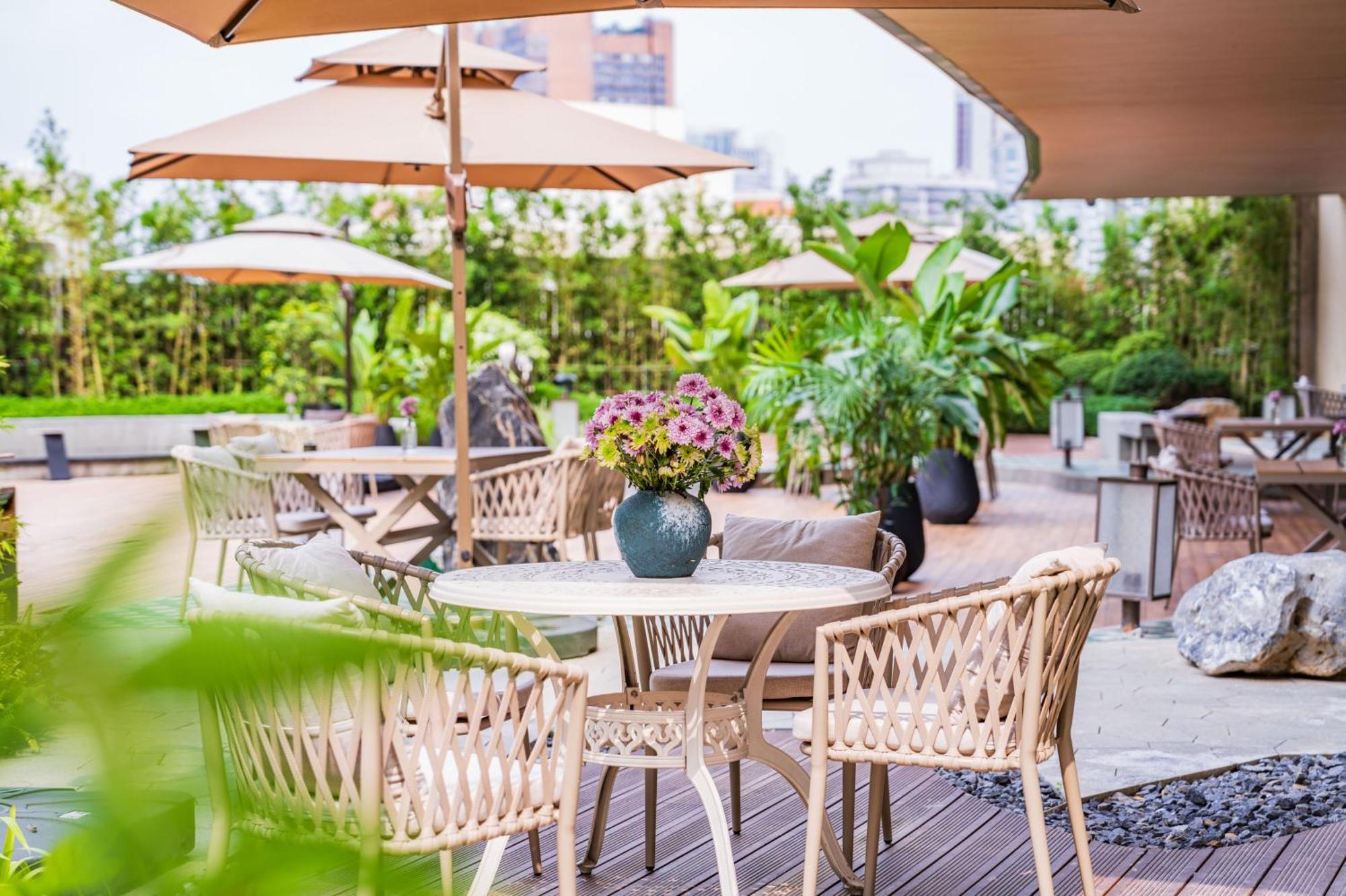 Yuexiu Hotel Guangzhou, Curio Collection By Hilton Екстер'єр фото