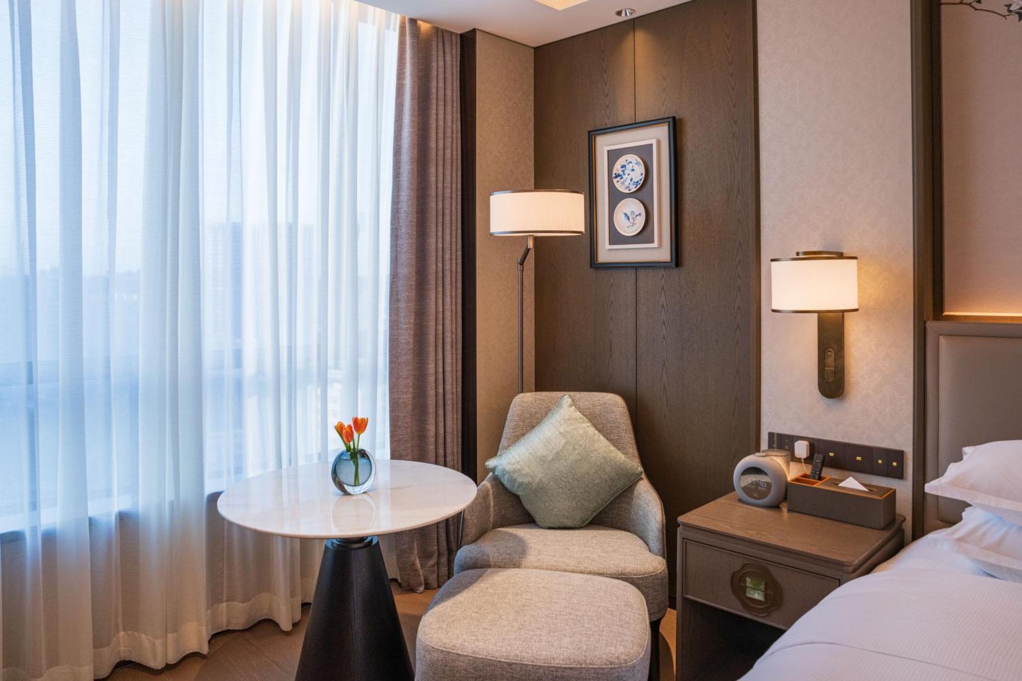 Yuexiu Hotel Guangzhou, Curio Collection By Hilton Екстер'єр фото